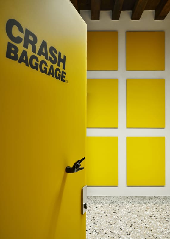10 Crash Baggage Headquarter by Alberto Caiola Studio